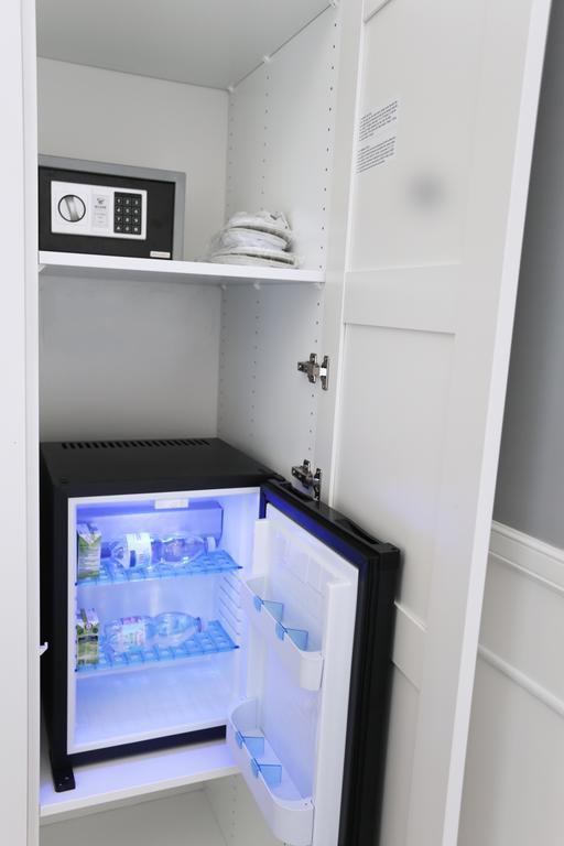Toledostop Неаполь Екстер'єр фото A mini-refrigerator