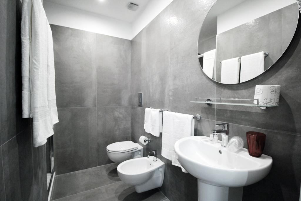 Toledostop Неаполь Екстер'єр фото Bathroom
